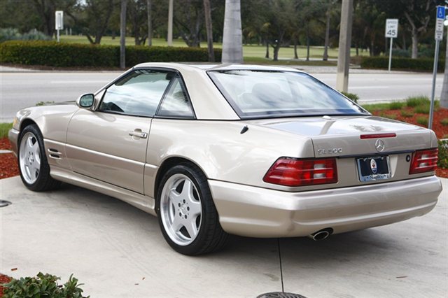 Mercedes-Benz SL-Class 2001 photo 3