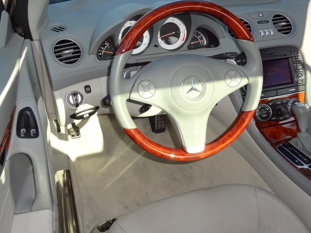 Mercedes-Benz SL-Class 2011 photo 3