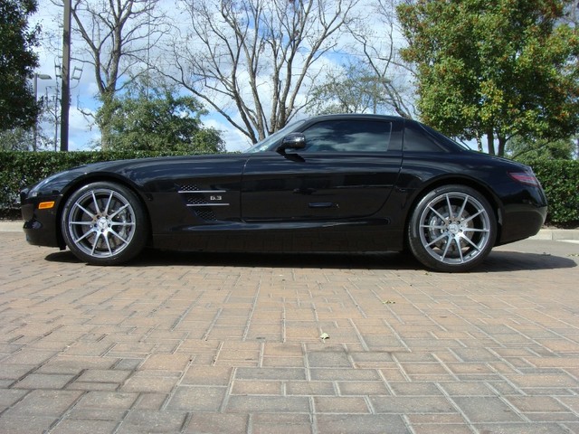 Mercedes-Benz SLS-Class 2011 photo 2