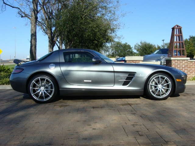 Mercedes-Benz SLS-Class 2011 photo 5