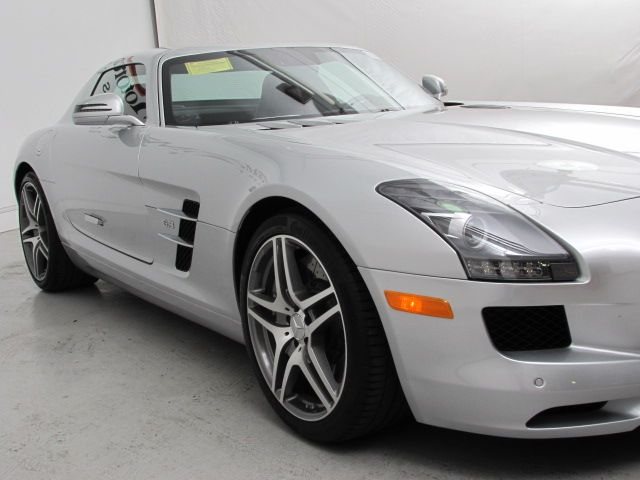 Mercedes-Benz SLS-Class 2011 photo 4