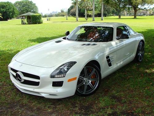 Mercedes-Benz SLS Class 2011 photo 1