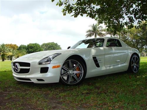 Mercedes-Benz SLS Class 2011 photo 2