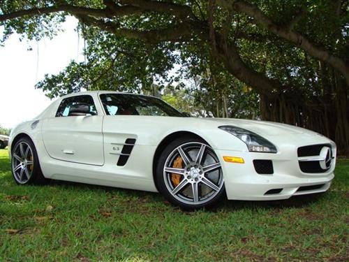 Mercedes-Benz SLS Class 2011 photo 3