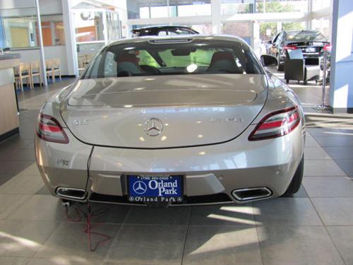 Mercedes-Benz SLS Class 2011 photo 2