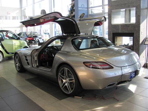 Mercedes-Benz SLS Class 2011 photo 4