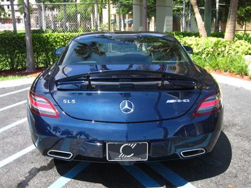 Mercedes-Benz SLS Class 2011 photo 1