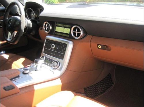 Mercedes-Benz SLS Class 2011 photo 3