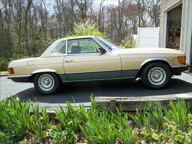Mercedes-Benz SL Class 1984 photo 1