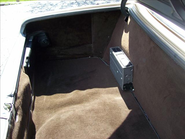 Mercedes-Benz SL Class 1984 photo 4