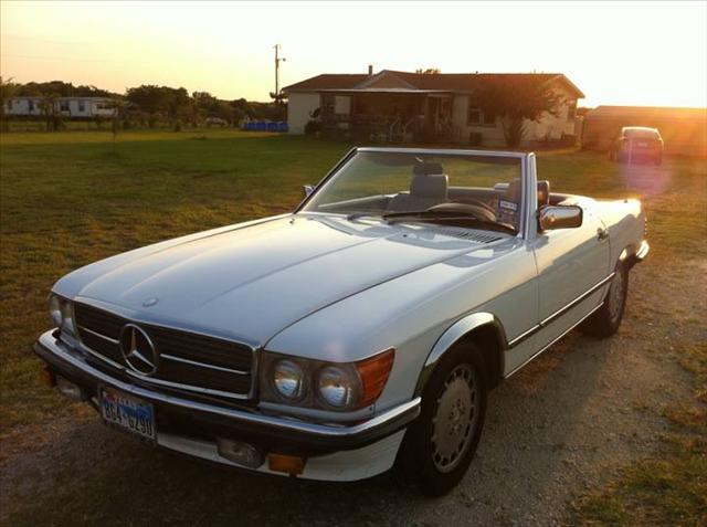 Mercedes-Benz SL Class 1986 photo 1