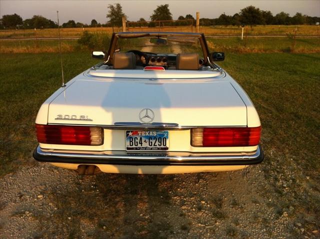 Mercedes-Benz SL Class 1986 photo 4