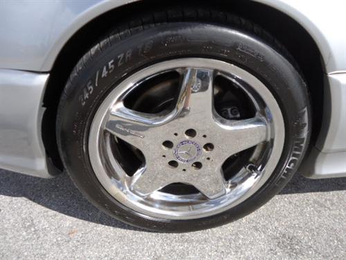 Mercedes-Benz SL Class 2001 photo 2