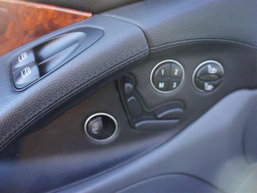 Mercedes-Benz SL Class 2003 photo 2