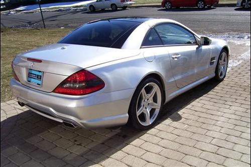 Mercedes-Benz SL Class 2009 photo 2