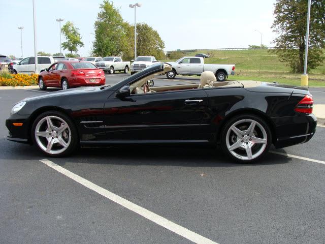 Mercedes-Benz SL Class 2009 photo 2
