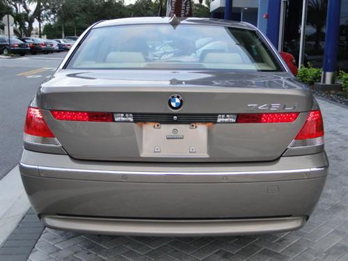 Mercedes-Benz S Class 2006 photo 3