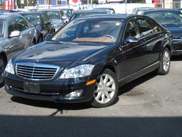 Mercedes-Benz S Class 4WD Supercab 145 Lariat Sedan