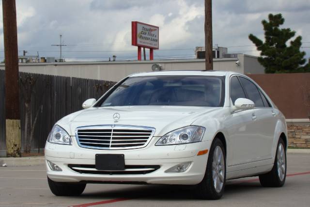 Mercedes-Benz S Class 4WD Supercab 145 Lariat Sedan