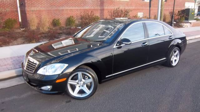 Mercedes-Benz S Class 4WD Supercab 145 Lariat Sedan