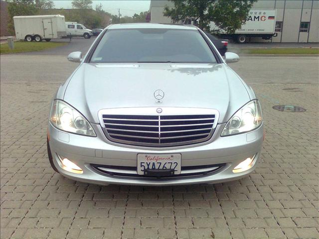 Mercedes-Benz S Class 4WD Supercab 145 Lariat Sedan