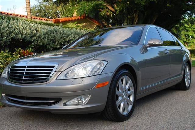 Mercedes-Benz S Class 4WD Supercab 145 Lariat Sedan