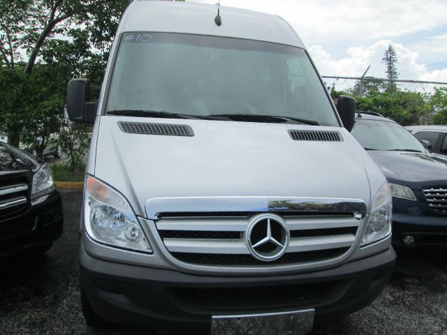 Mercedes-Benz Sprinter 2500 4dr H4 Auto Ltd PZEV Passenger Van
