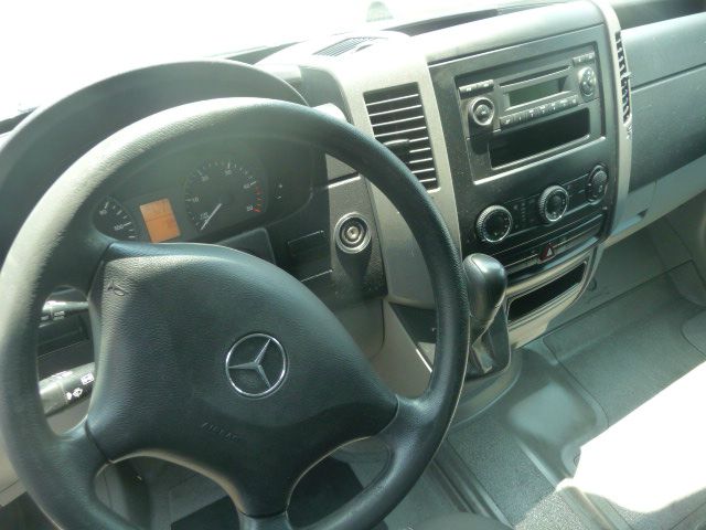 Mercedes-Benz Sprinter 2500 2010 photo 3