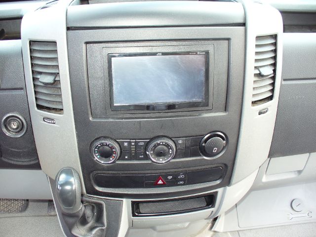 Mercedes-Benz Sprinter 2500 2011 photo 13