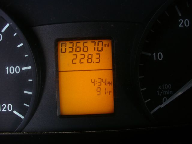 Mercedes-Benz Sprinter 2500 2011 photo 17