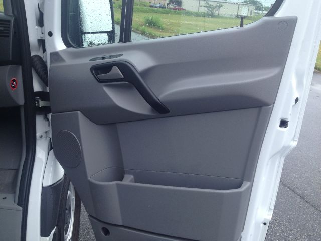 Mercedes-Benz Sprinter 2500 2012 photo 11