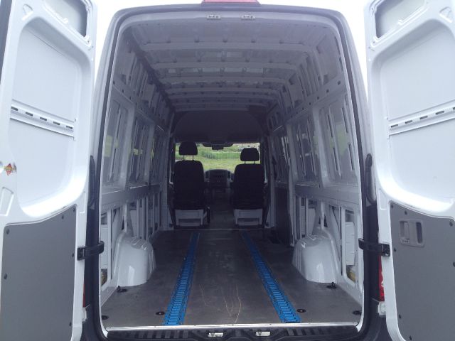Mercedes-Benz Sprinter 2500 2012 photo 13