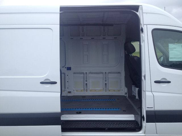 Mercedes-Benz Sprinter 2500 2012 photo 19