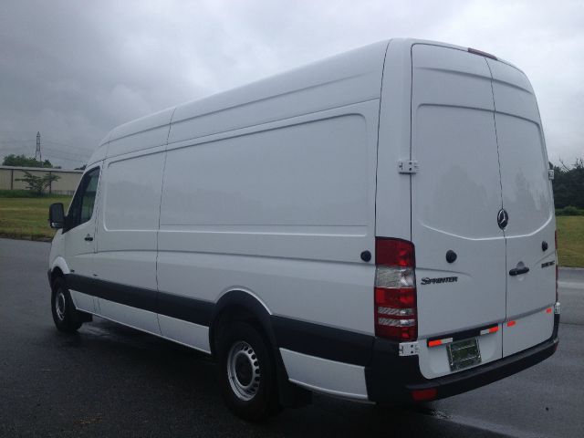 Mercedes-Benz Sprinter 2500 2012 photo 24