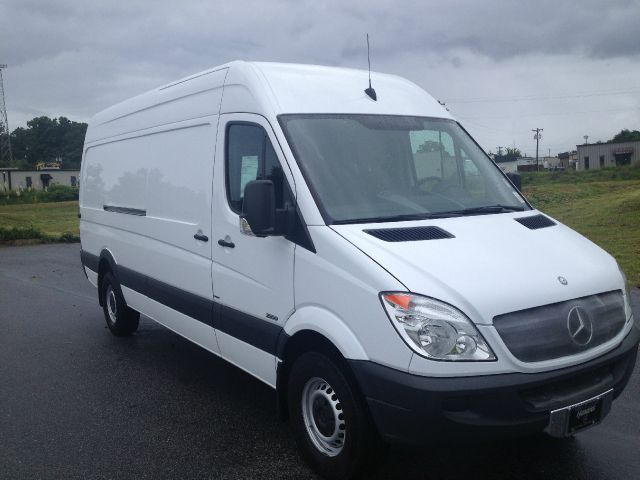 Mercedes-Benz Sprinter 2500 2012 photo 26