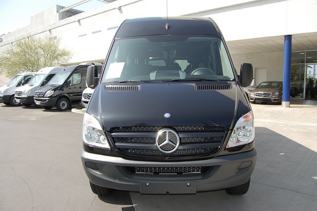 Mercedes-Benz Sprinter 2500 2013 photo 2