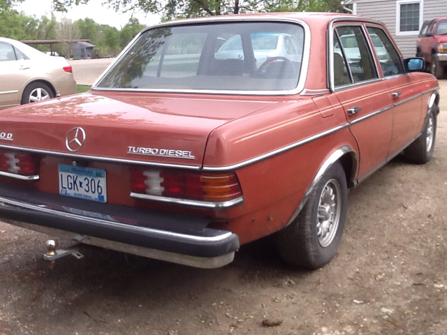 Mercedes-Benz Unspecified 1984 photo 2