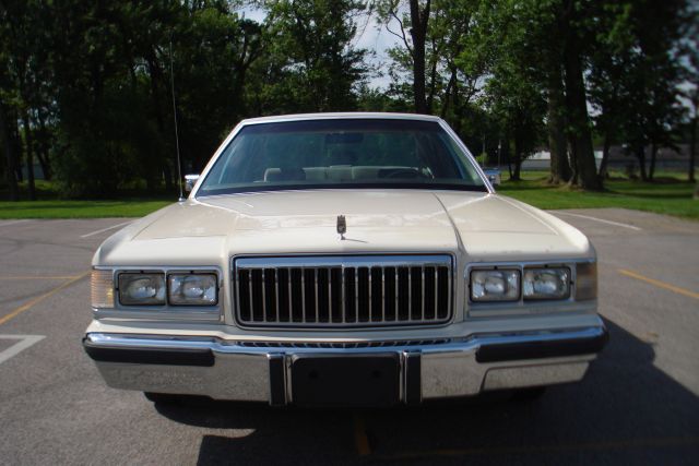 Mercury Grand Marquis 1990 photo 2