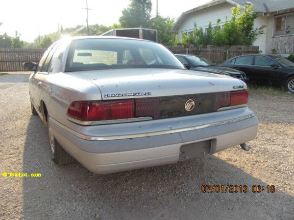 Mercury Grand Marquis 1992 photo 2