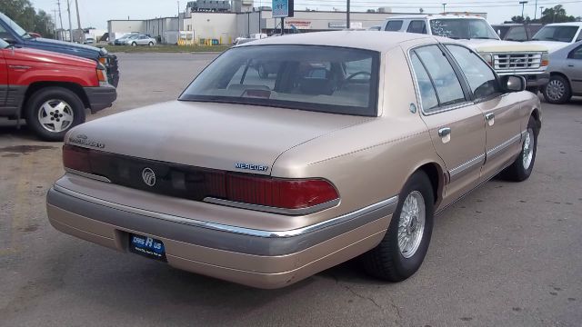 Mercury Grand Marquis 1992 photo 2