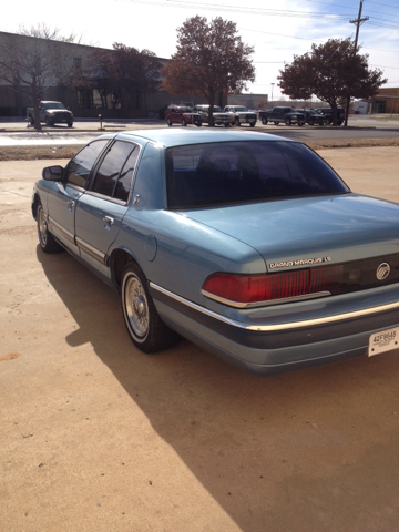 Mercury Grand Marquis 1993 photo 4