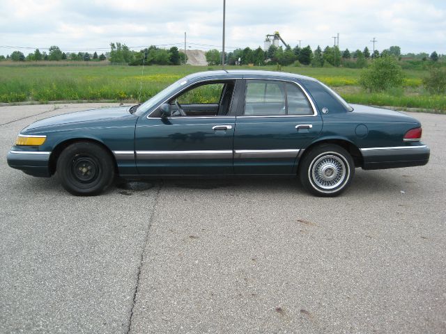 Mercury Grand Marquis 1994 photo 2