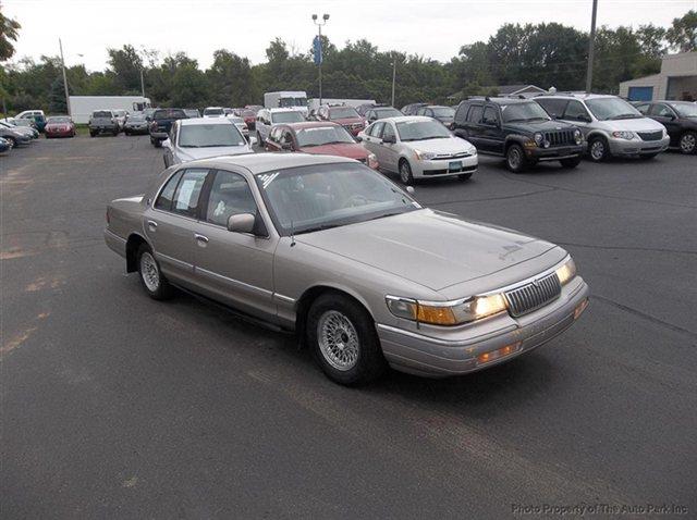 Mercury Grand Marquis 3.2 Sedan 4dr Sedan