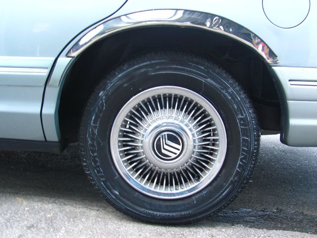 Mercury Grand Marquis 1995 photo 4