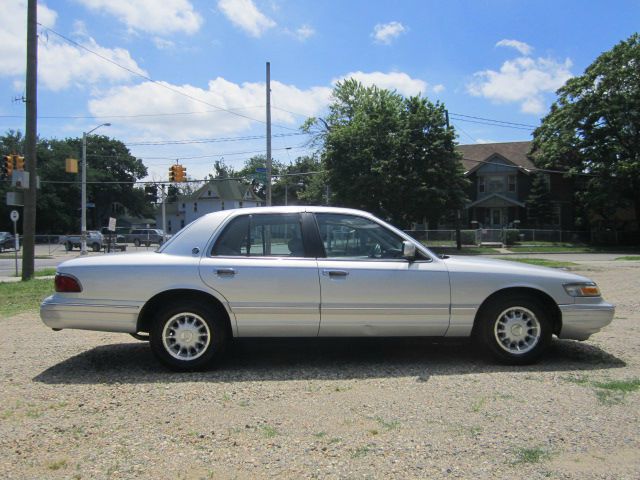 Mercury Grand Marquis 1995 photo 2