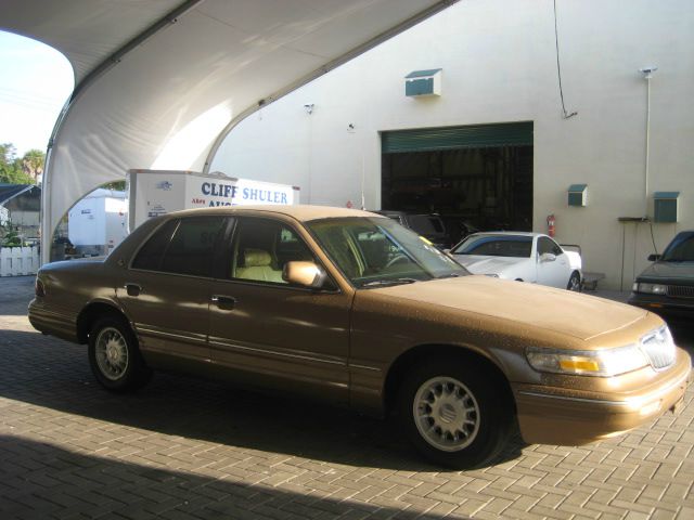 Mercury Grand Marquis 1996 photo 1