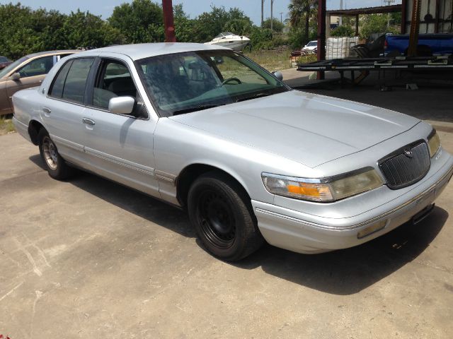 Mercury Grand Marquis 1996 photo 2