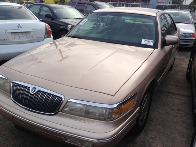 Mercury Grand Marquis 1996 photo 2