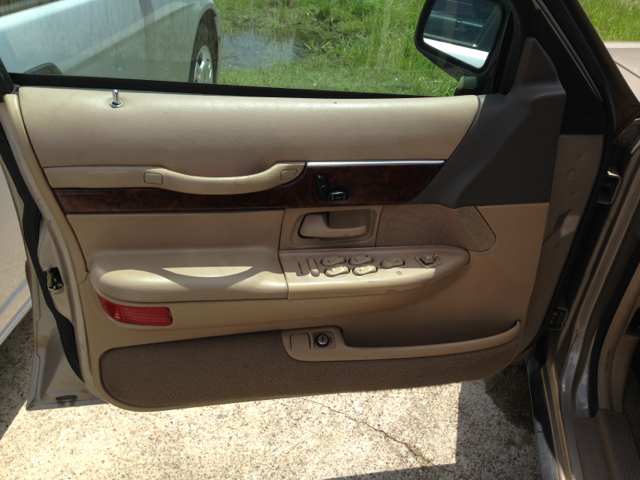 Mercury Grand Marquis 1997 photo 2