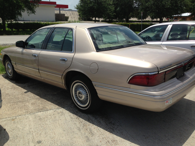 Mercury Grand Marquis 1997 photo 3